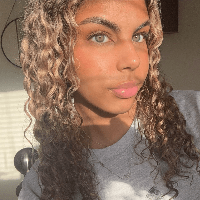 Savana, a BA Make-Up and Hair Design student